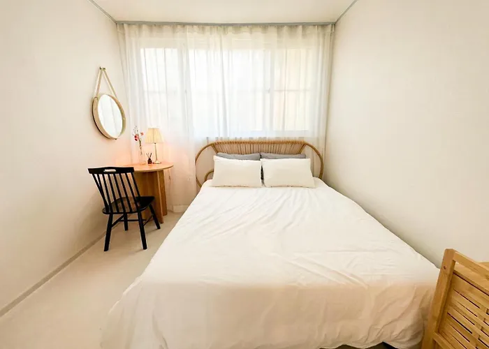 Rock 樂 2 3 Beds 3 Min From Ewha Univ Stn *