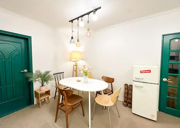 Rock 樂 2 3 Beds 3 Min From Ewha Univ Stn * Seul