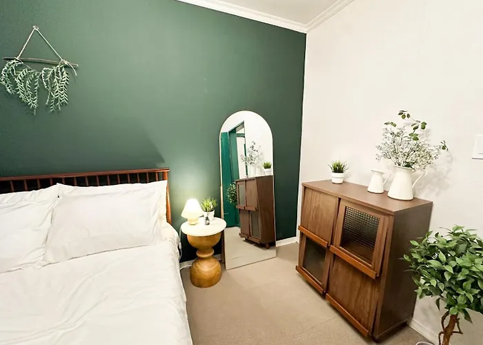 Rock 樂 2 3 Beds 3 Min From Ewha Univ Stn Seul